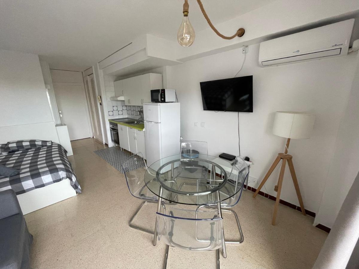 Cosy With Pool Apartment